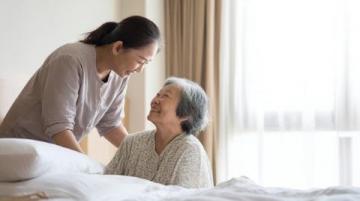 56岁的女人不进医院靠什么养生?