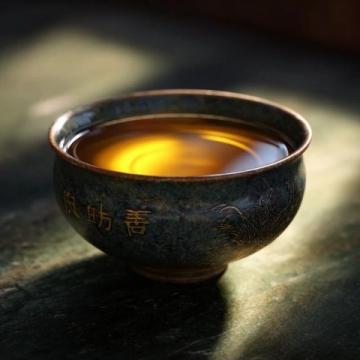 菊花茶真的清热解毒吗？上海老先生的亲身试验告诉你真相