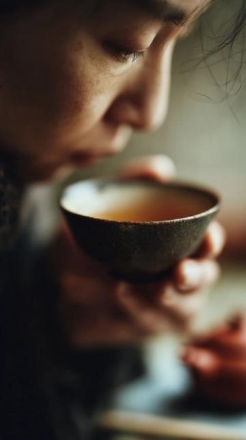 菊花茶真的清热解毒吗？上海老先生的亲身试验告诉你真相