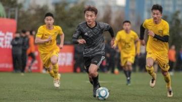 苏超连云港2-0完胜淮安！门将黄油手失误成转折点