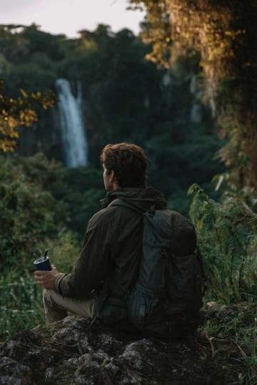 携养生之行囊，踏上人生旅途，畅游山海不留遗憾