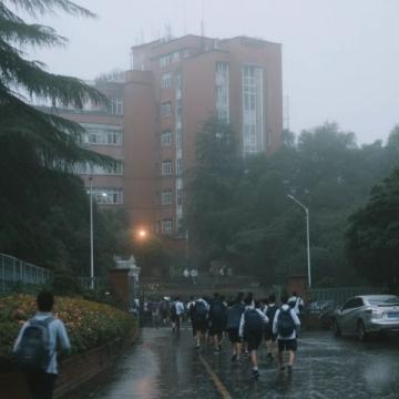 西安市未央区枣园小学举行青春期心理健康教育讲座