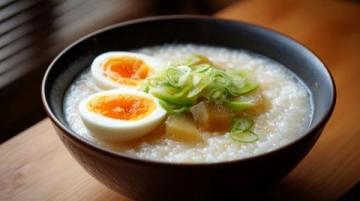 老年人专用养生粥食谱推荐：多款健康美食粥膳分享