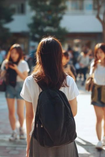 关注高一女生心理健康比学业更关键
