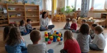 幼儿园心理健康情绪活动案例: 蔬菜一家幼儿科学教育体验