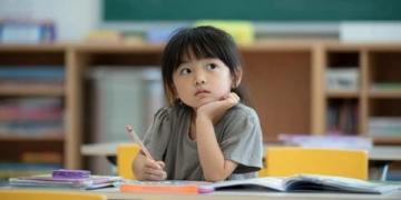 小学生心理问题频发，家长们该如何正确引导？