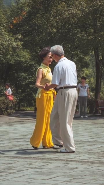 中老年人为何热衷于跳广场舞？