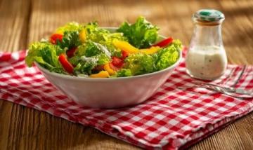 养生轻食午餐：清爽沙拉享健康