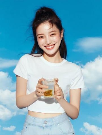 李德修老中医揭秘：晨饮八式养生法，唤醒身体活力！