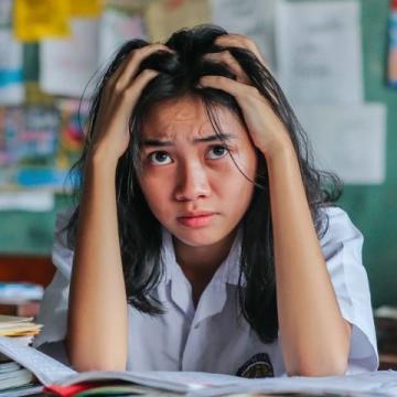 关注高一女生心理健康比学业更关键
