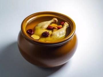 三伏天养生食谱:三豆苡仁粥等人参鸡汤等五款清热解暑佳品