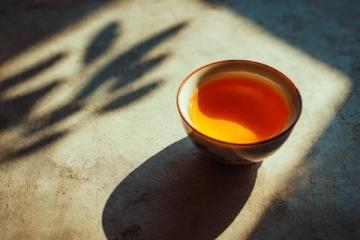 菊花茶真的清热解毒吗？上海老先生的亲身试验告诉你真相