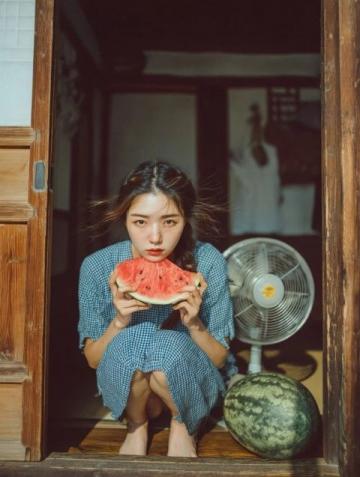 炎夏老人吃水果有讲究:三宜三忌助健康度夏