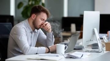 男老板因健康危机辞职背后的惊人真相