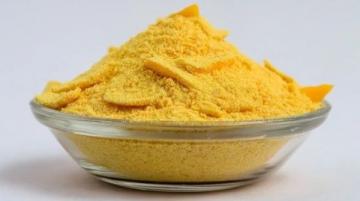 家里有很多去年冬天存下来的橘子皮，干橘子皮（即陈皮）在日常生活中和饮食中也有许多