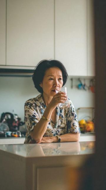老中医建议夏季，一定要多补"津液"，而不是只喝水！