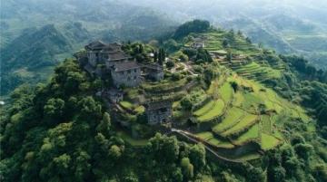 四川省宁南县凯地里拉温度泉康康养度假区是一个集温泉旅游、运动文化、阳光康养为