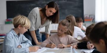 如何平衡学习压力与儿童心理健康?