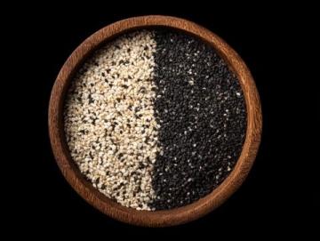 全家人适用的养生零食：黑芝麻粉与山药粉抗氧化健脾佳品