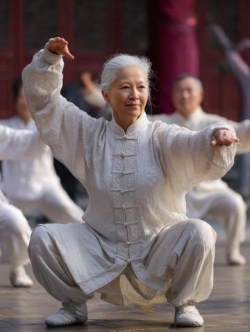 适合老年人的养生运动:骑行、跳舞、太极拳与有氧慢跑