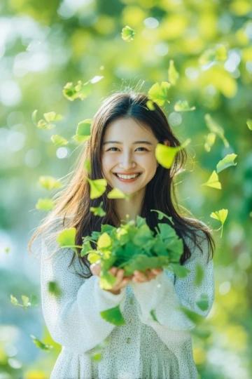 春捂是民间传统的养生智慧，指春季气温回升时不宜过早脱掉厚衣，应适当捂住身