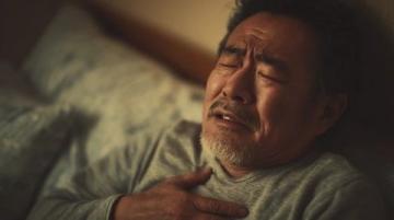 老年人睡太早有危害?医生呼吁:65岁以后，最好在这个点睡觉