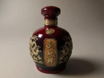 清代广东八宝红灵丹药瓶展现中医文化魅力
