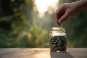 人生不同阶段的感悟:金钱、坚韧与感恩的重要性
