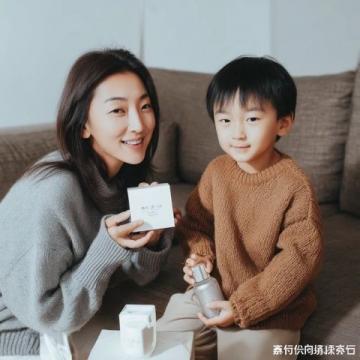 最近看到朱丹在节目里聊起育儿经，真是让人心里咯噔一下