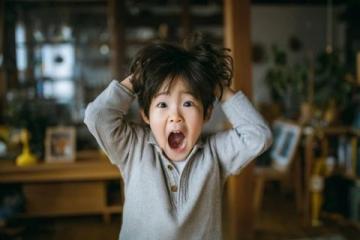 标题孩子，嫉妒是正常的！教你如何健康面对这份情绪