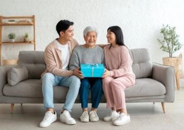 年轻人和老人最好分开住，为什么越来越多的年轻人不跟父母同住？