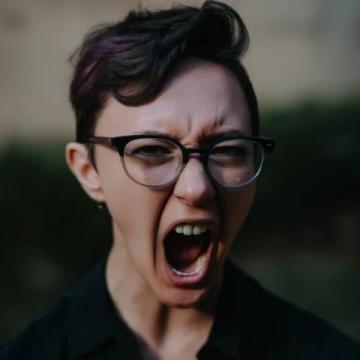 常生气会埋下健康隐患，或诱发多种疾病