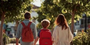构建稳固亲子纽带：培养小学生的心理健康